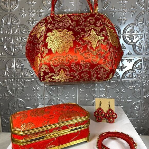 NWOT SET   - Picture 2 of 8